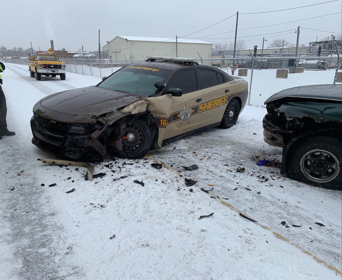 Head On Collision Injures Lake County Sheriff S Deputy Police Say