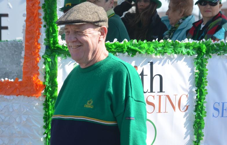 Smith Crossing singers strike festive tone on winning float in Tinley Park Irish Parade