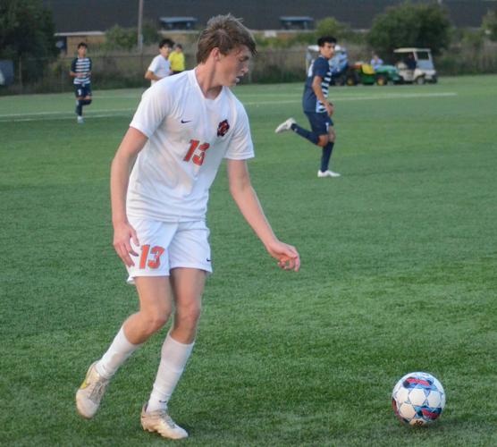 Strong tourney finish shows youth on Lincoln-Way West's side in boys soccer
