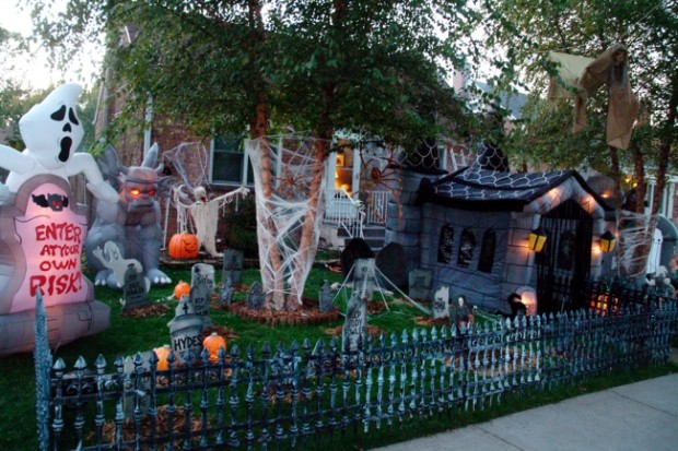 Lansing neighbors get in Halloween spirit South Suburban News