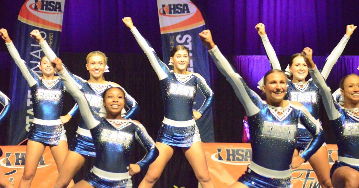 PHOTOS 2023 IHSA Cheerleading Championships photos-2023-ihsa-cheerleading-championships