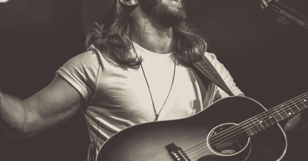 Singer-songwriter Warren Zeiders to perform in Valpo