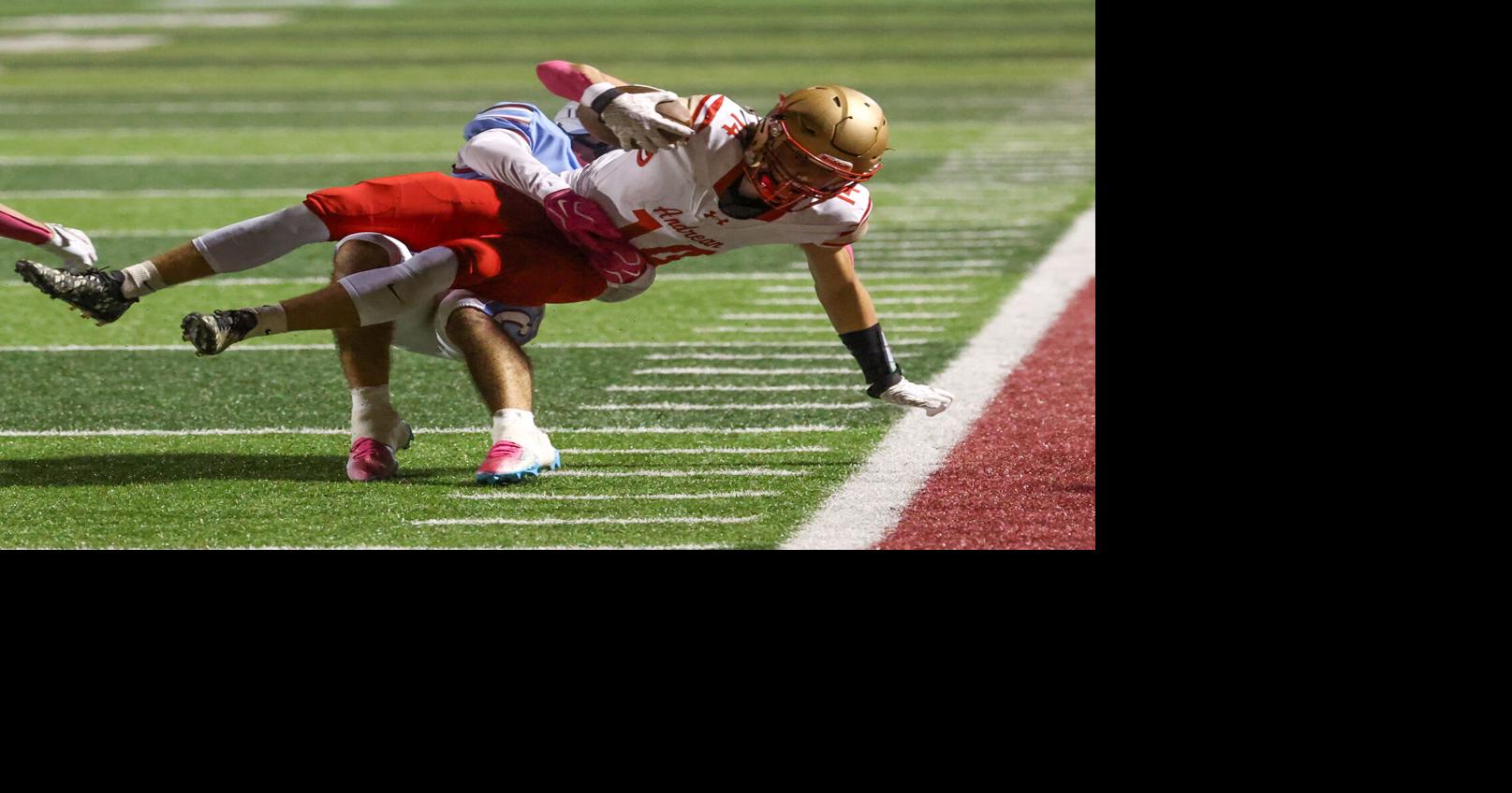 PREP FOOTBALL Andrean's Gavin Helpingstine shines, sets up conference title match after rout versus Hanover