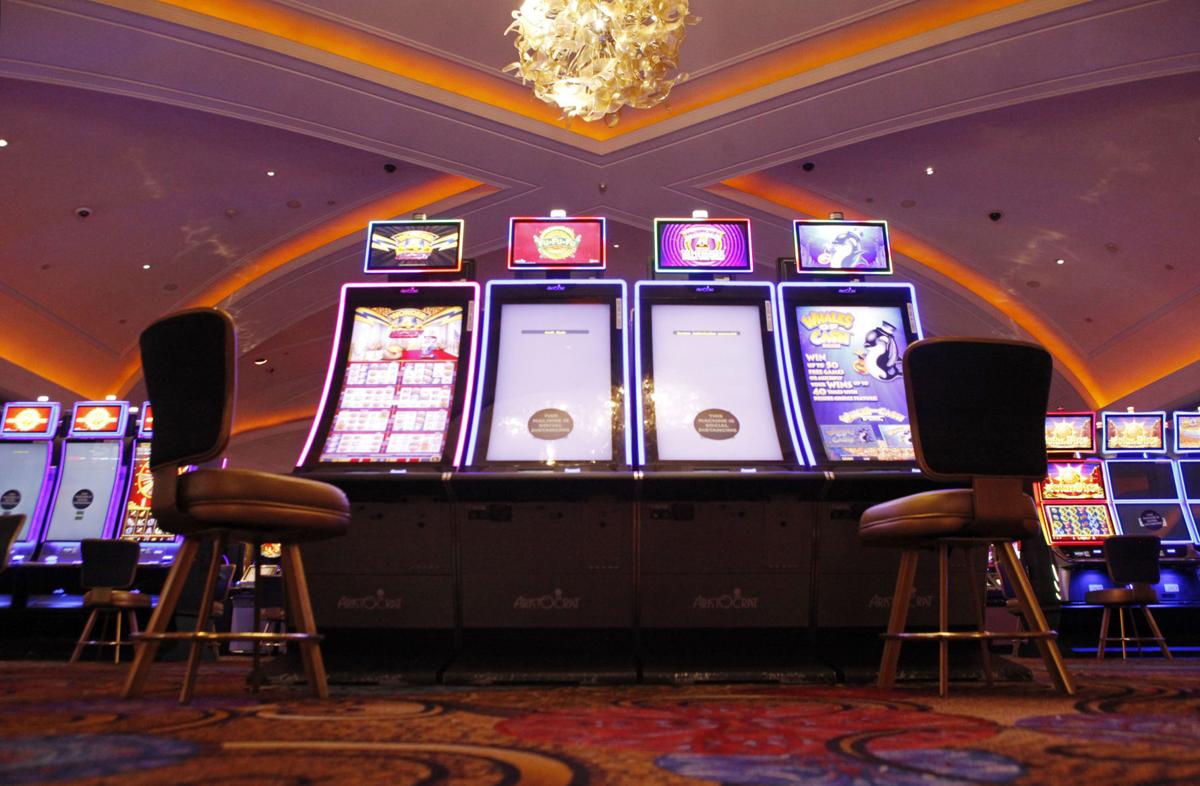 Las Vegas casino seeks to evict raunchy nightclub