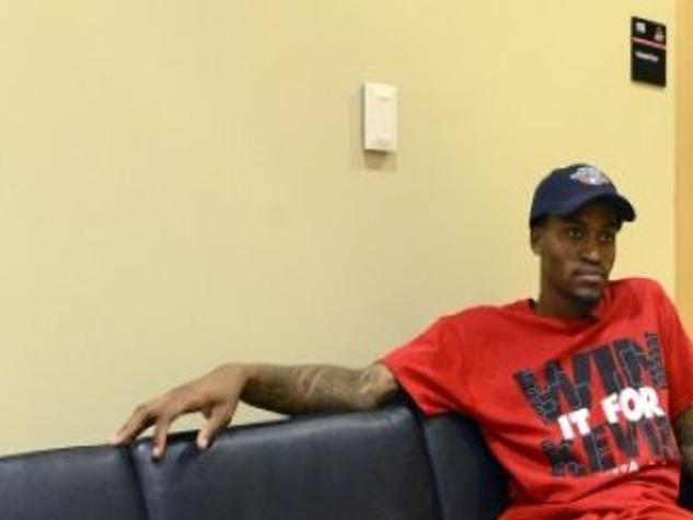 Louisville S Ware Upbeat Despite Broken Leg Ncaa Basketball