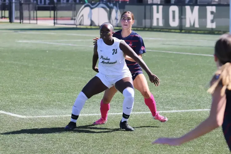 Women's Soccer notches draw hosting Roosevelt
