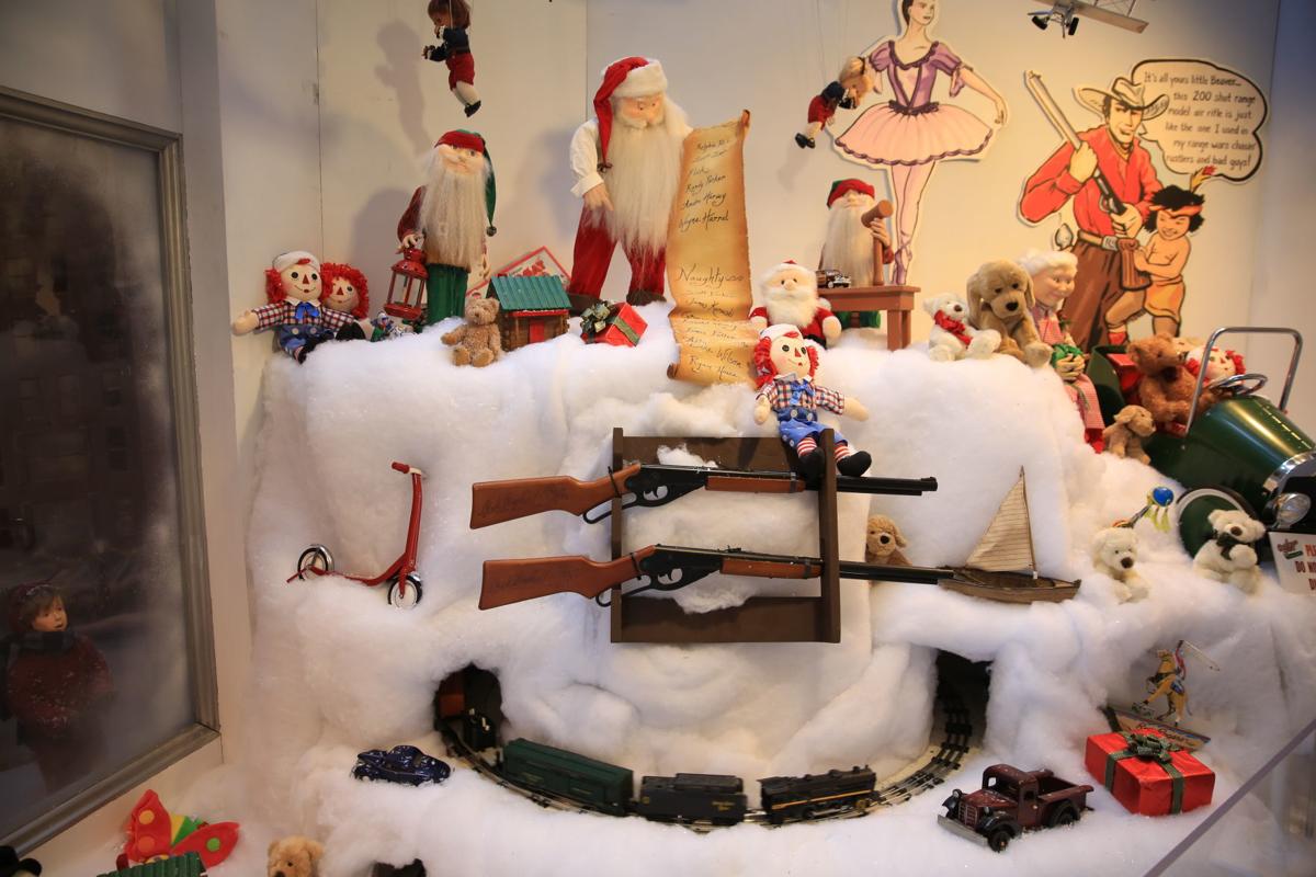 'A Christmas Story' Comes Home to Indiana Welcome Center for a holiday