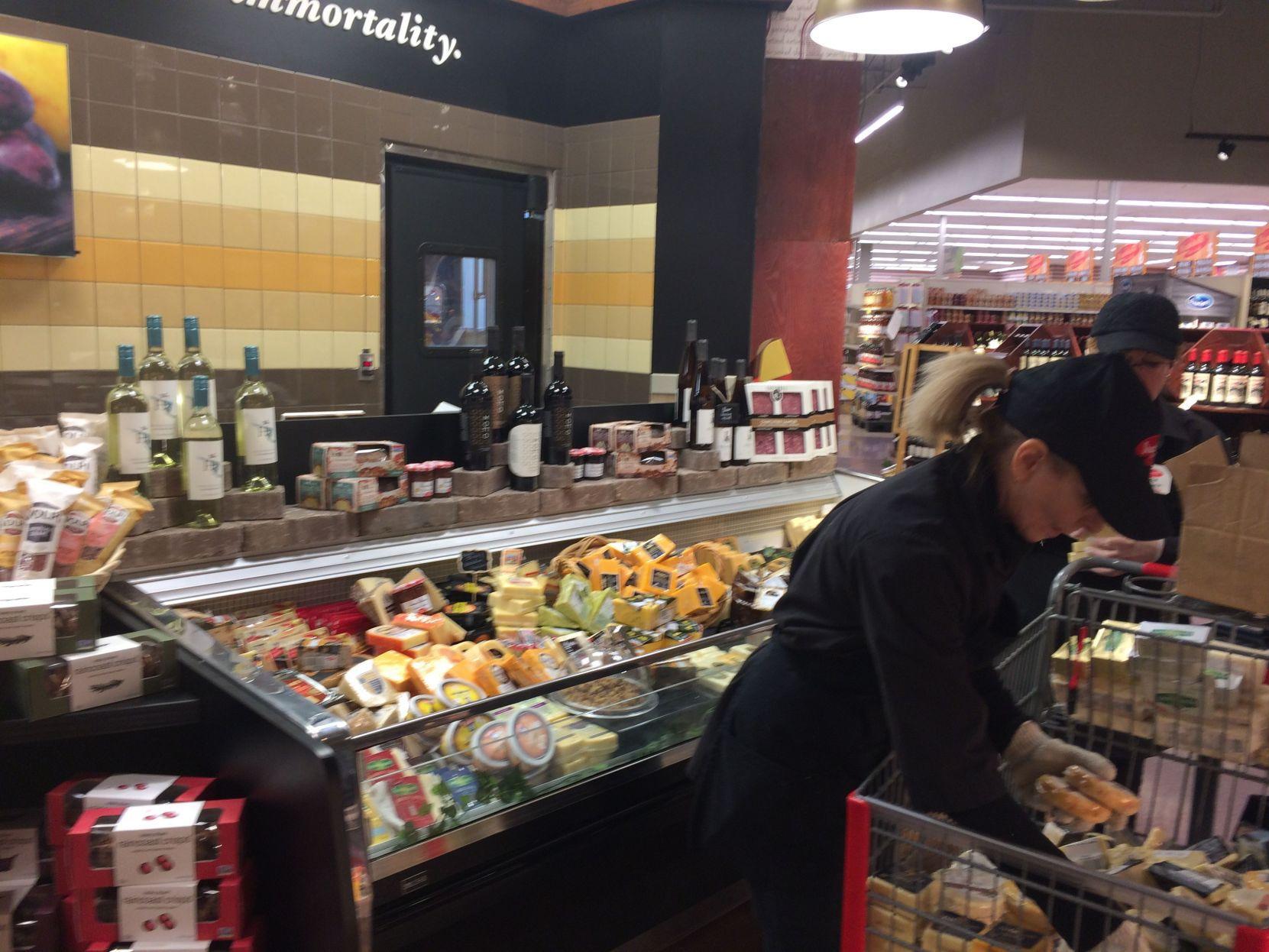 Renovated Valpo Strack Van Til Adds Sushi Gourmet Popcorn 300 Cheeses Business Nwitimes Com