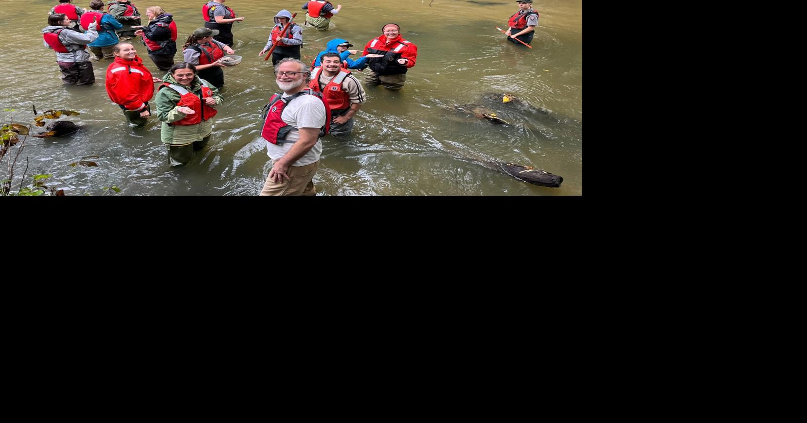 Indiana Dunes releases mussels to clean Little Calumet River