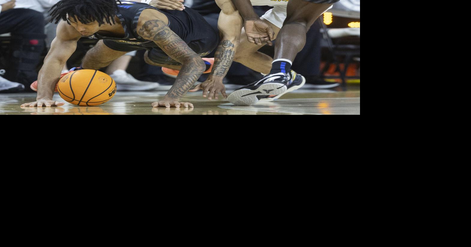 Memphis Wichita State Basketball