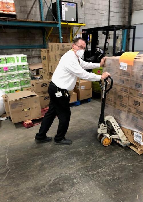 Strack & Van Til giving thousands of Region families Christmas dinners