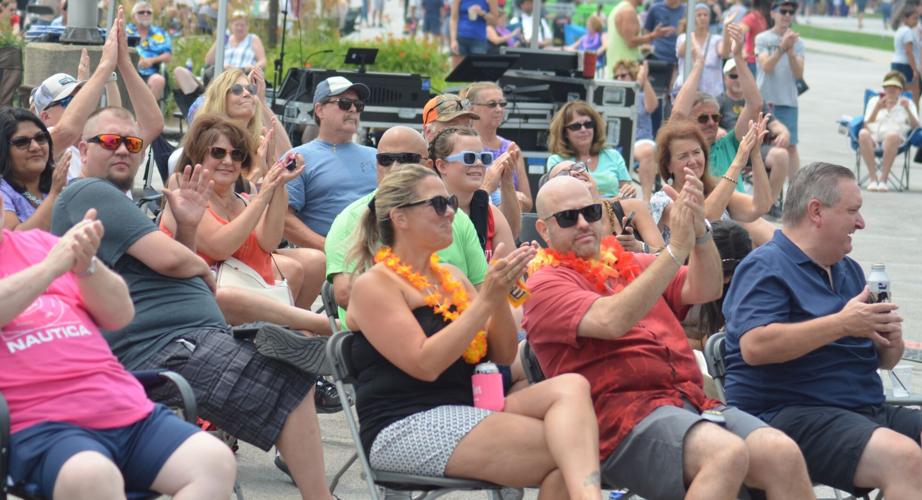20,000 flock to Tinley Park Block Party