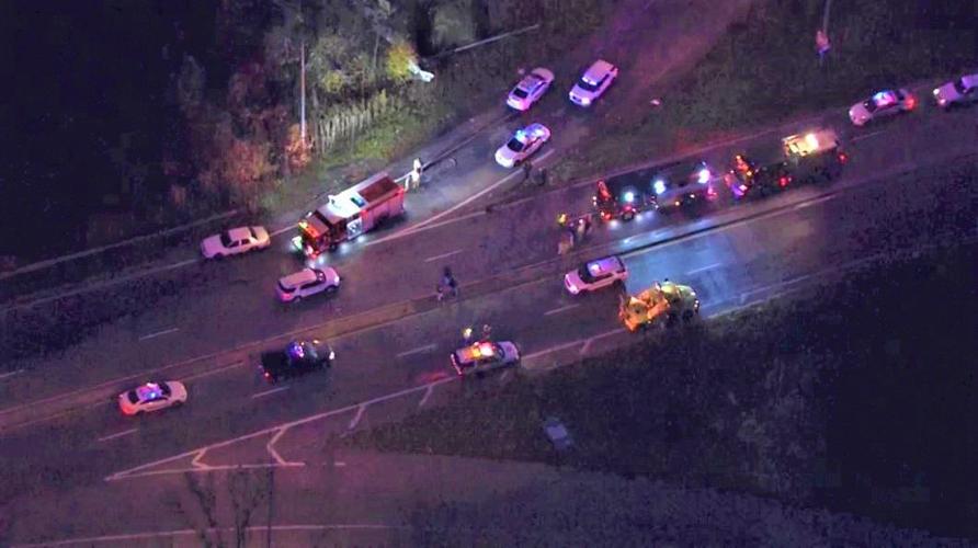 Aircraft crashes on Illinois 394 with injuries to pilot, causing shutdown of southbound lanes