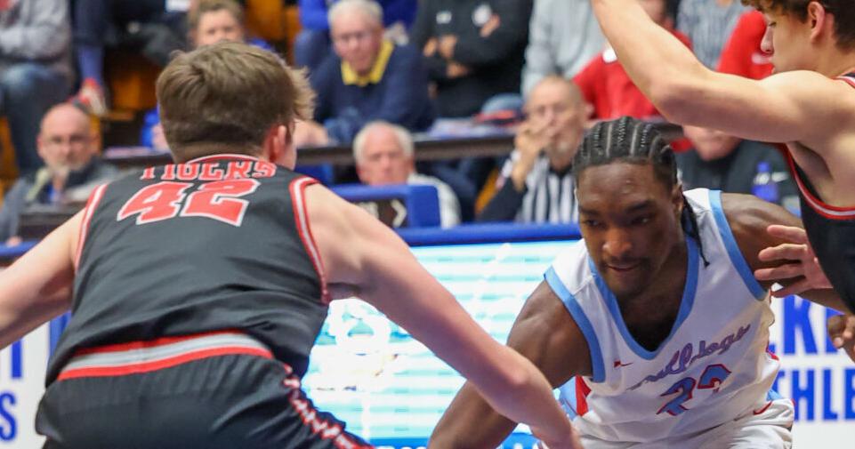 BOYS BASKETBALL | SEMISTATE FINAL No. 4 Crown Point shows fight in semistate final loss to No. 1 Fishers