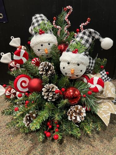 Traditional or contemporary, holiday florals bring magic to your table or gift list