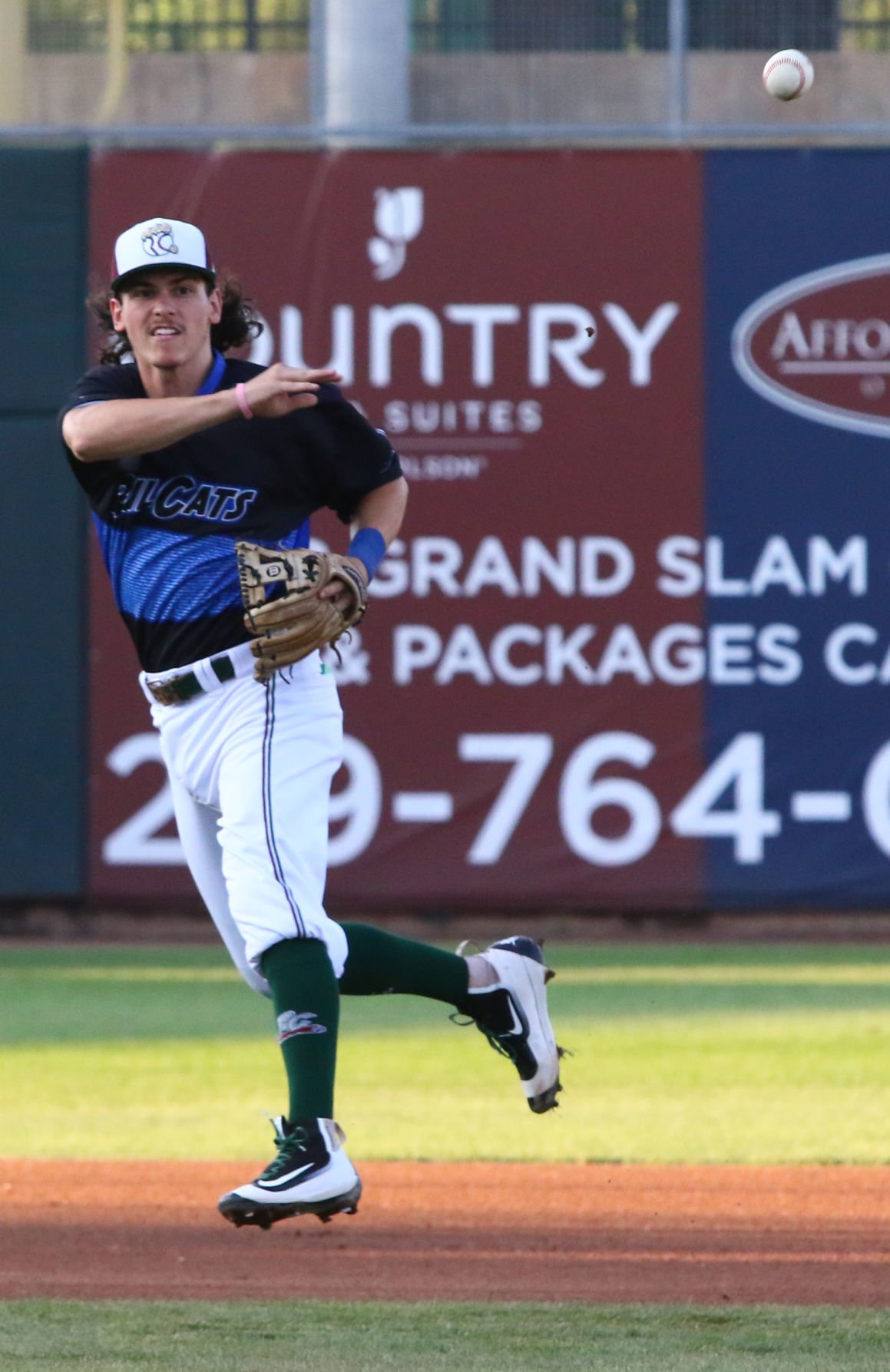 PRO BASEBALL: RailCats' new jerseys a hit with all