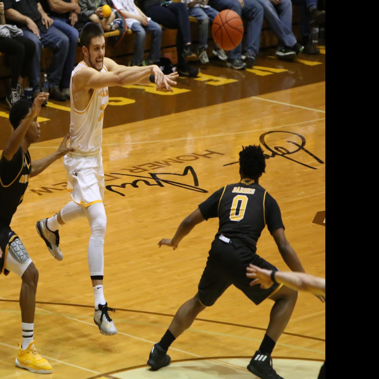 Men S Basketball Competition Steps Up For Valparaiso In Myrtle