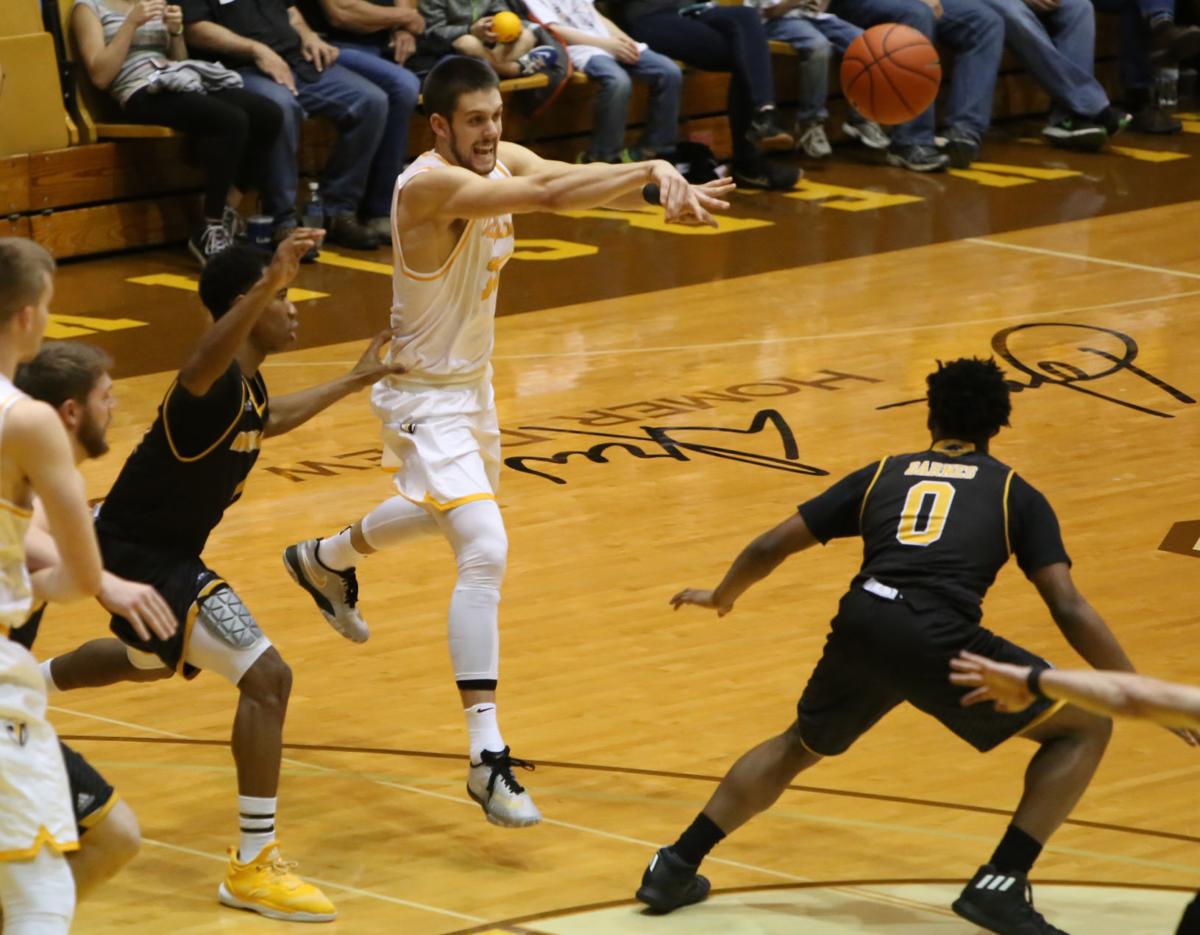 Men S Basketball Competition Steps Up For Valparaiso In Myrtle