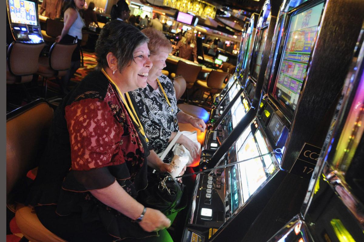 Illinois casinos, slots in bars reopen Wednesday | Gambling | nwitimes.com