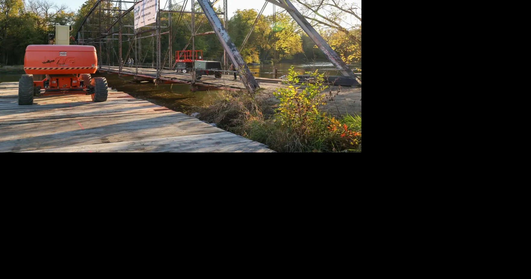 Aged, shuttered Lake County bridge finally being removed from Kankakee River