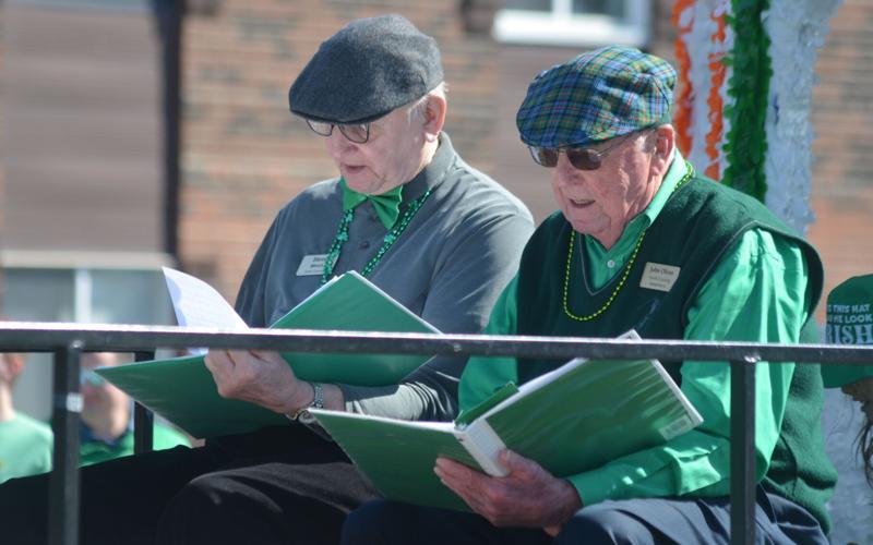 Smith Crossing singers strike festive tone on winning float in Tinley Park Irish Parade