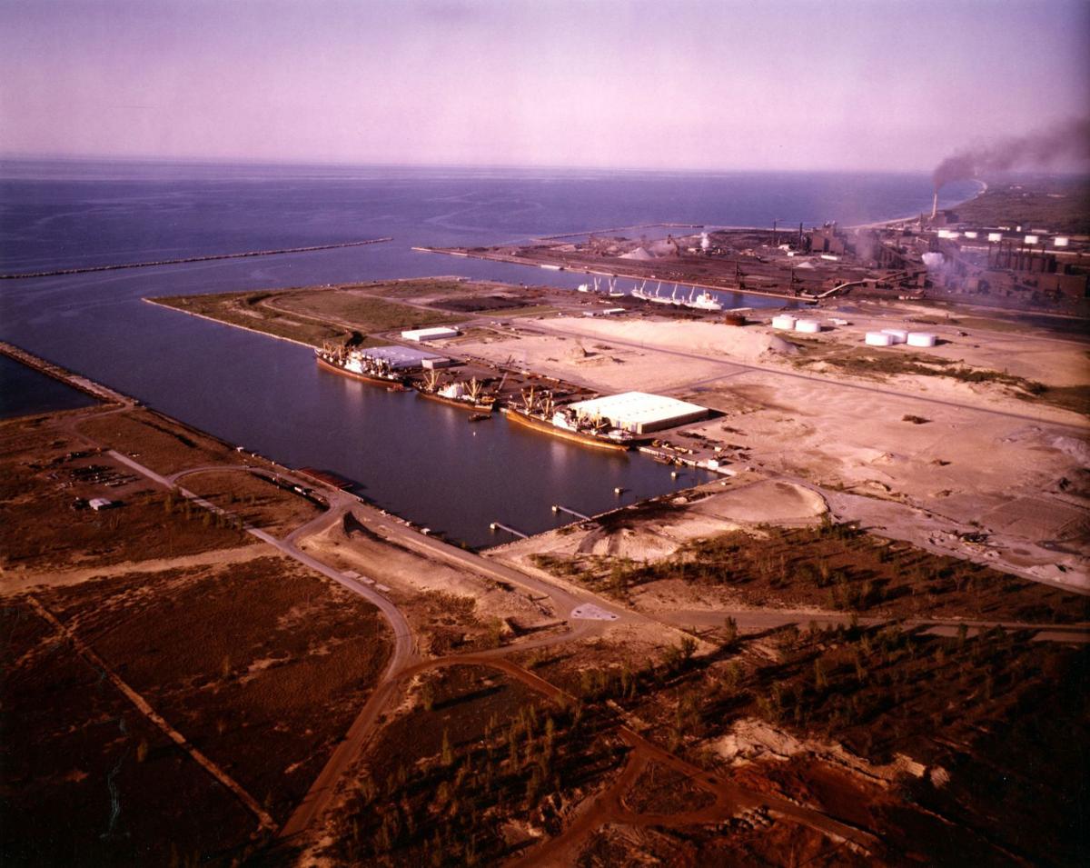 Port of IndianaBurns Harbor handles rubbertire gantry cranes for