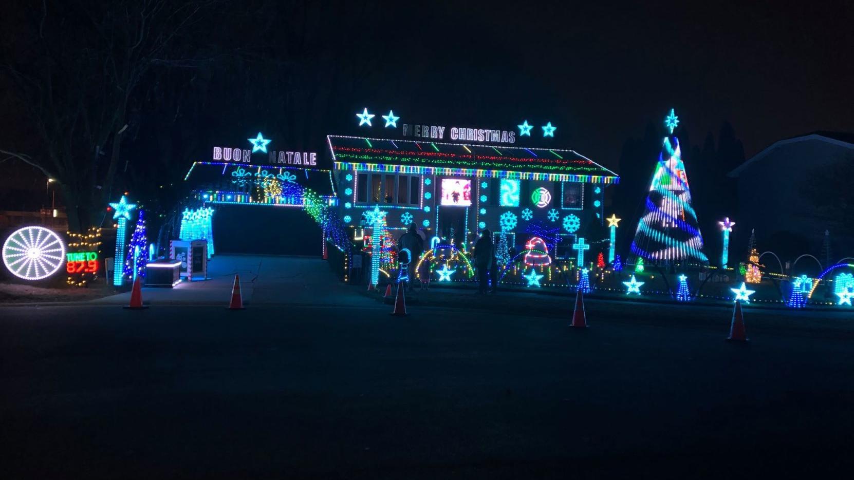 The Magical Light Show In Dyer Raising Funds For Expansion Northwest Indiana Business Headlines Nwitimes Com Christmas Services Dyer In 2021