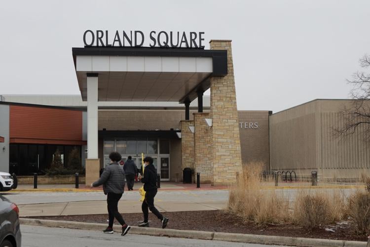 Comportamiento infinito Pensar en el futuro Orland Square sees less crime, improved atmosphere since limiting teen hours