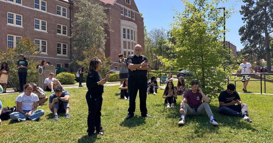 Florida State shooting leaves 2 people dead, 5 wounded