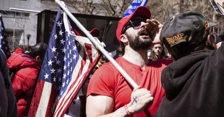 Trumps surrender at courthouse creates New York spectacle Trumps surrender at courthouse creates New York spectacle