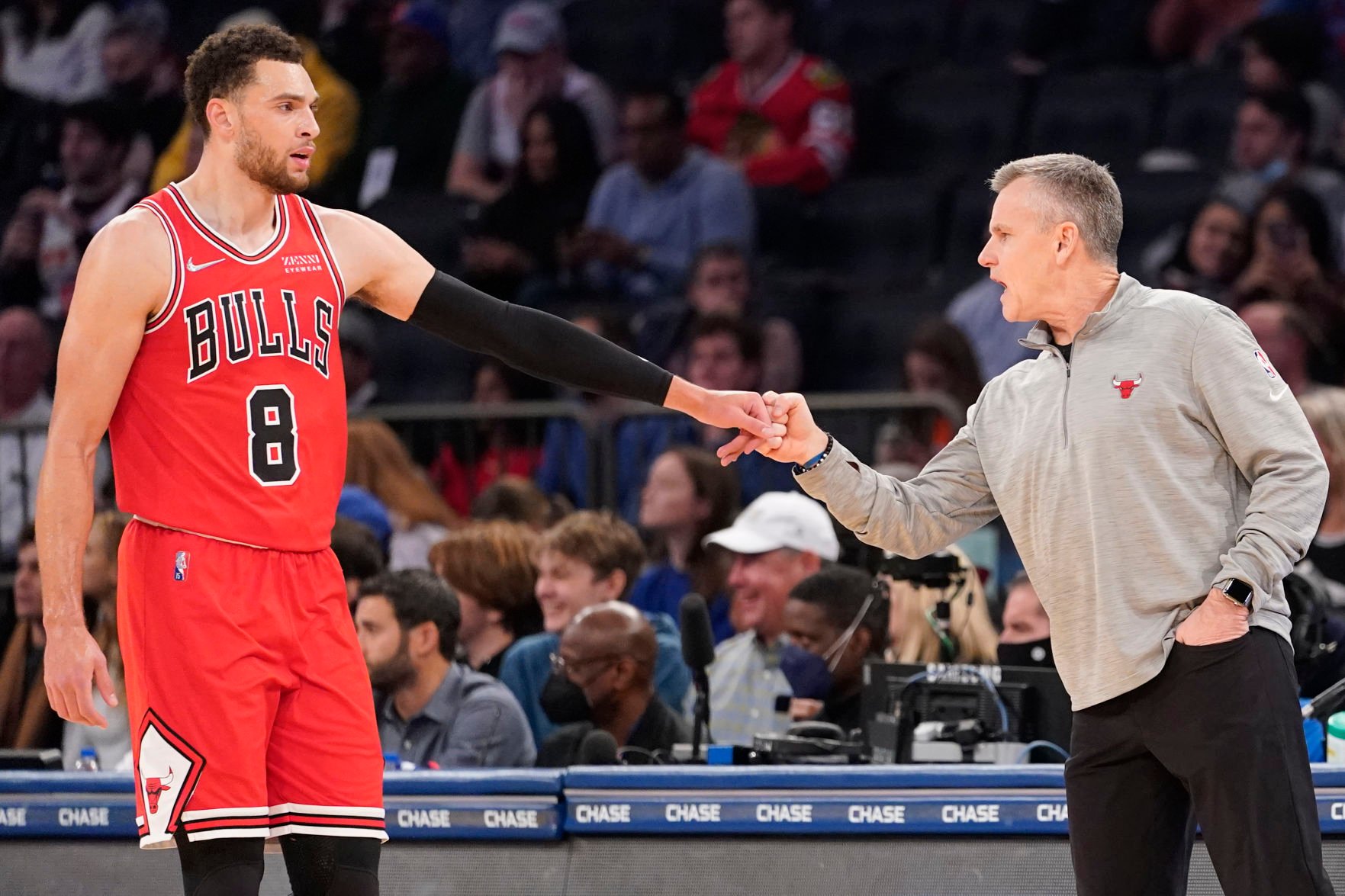 DeMar DeRozan Zach LaVine help Bulls hang on to beat Knicks 119 115