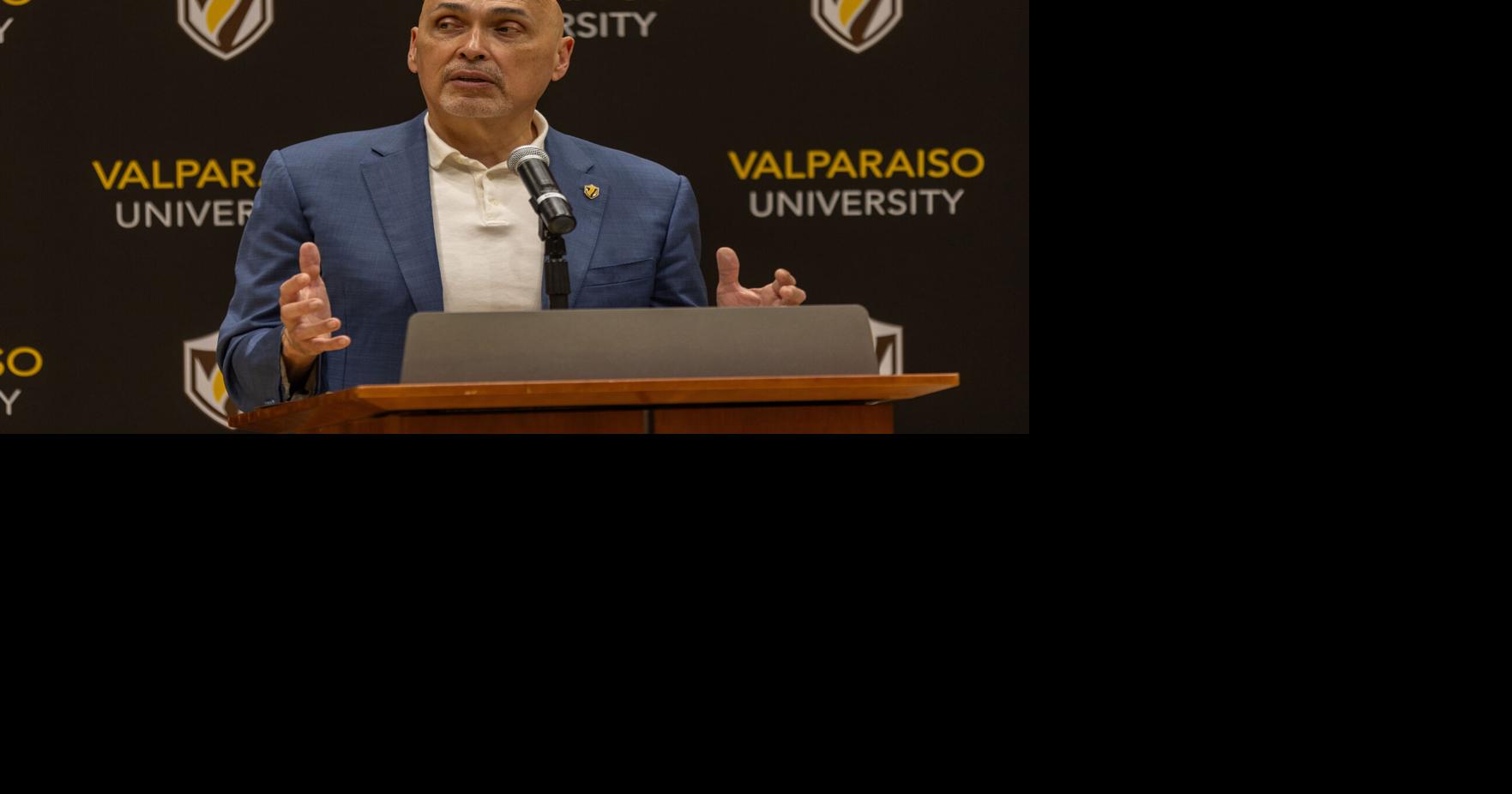 VU faculty votes 'no confidence' in President José Padilla