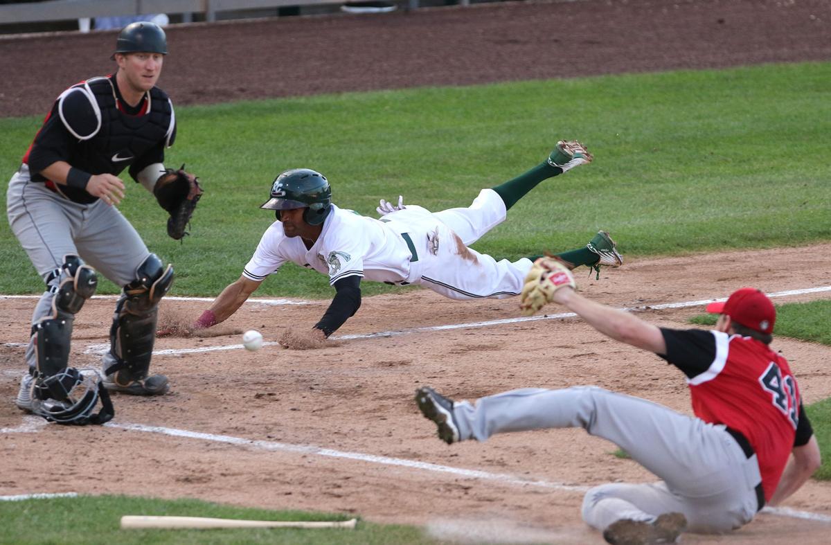 RailCats pick up quick win with big inning RailCats Baseball