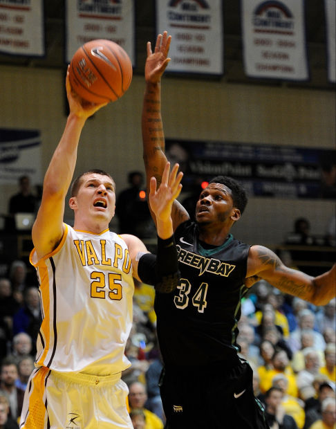 Valparaiso forward Alec Peters | Valparaiso University Athletics ...