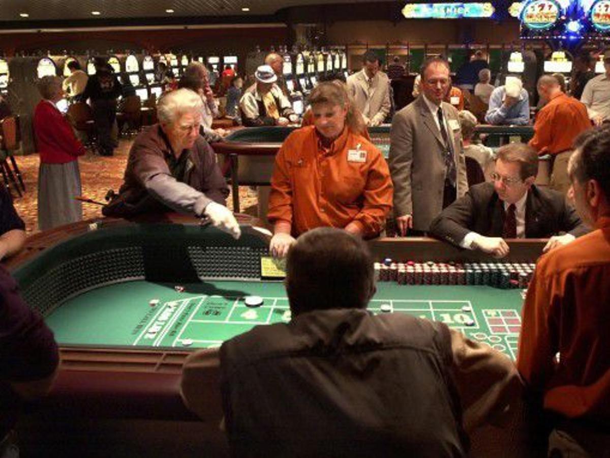 Craps rolling strategy game Craps rolling strategy game