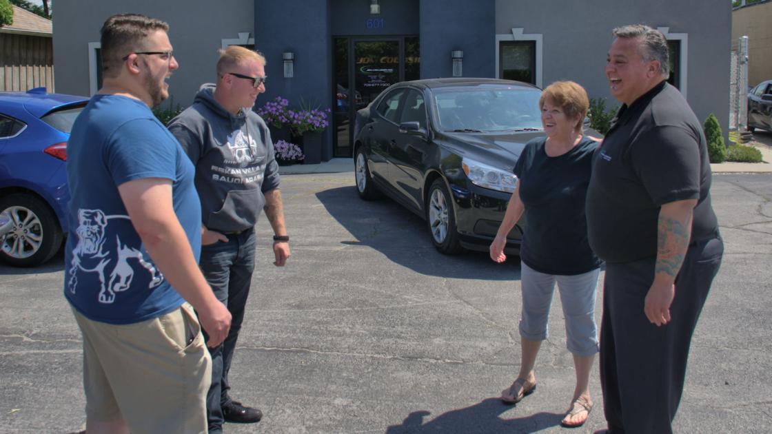 Auto body shop repairs car at no cost to returning veteran | Northwest Indiana Business Headlines