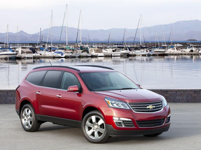 Car Review: Chevrolet Traverse High Country is luxurious crossover with  space that puts bigger SUVs to shame - WTOP News