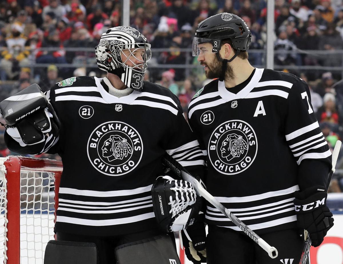 Pastrnak Bruins Beat Blackhawks 4 2 In Winter Classic Chicago