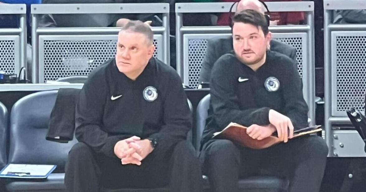 LC girls basketball assistant honored with coaching award