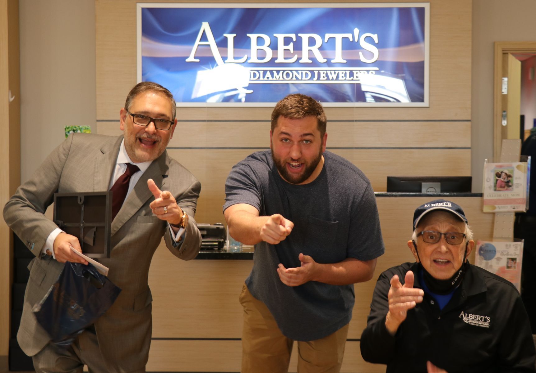 Albert's hot sale jewelers hours