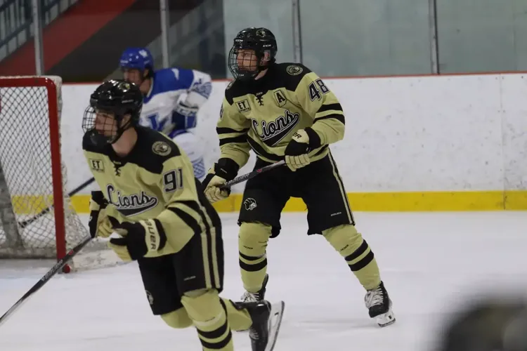 #17 D1 Hockey opens season with a weekend sweep over Kentucky