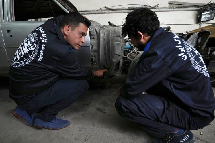 Iran Restoring Cadillacs