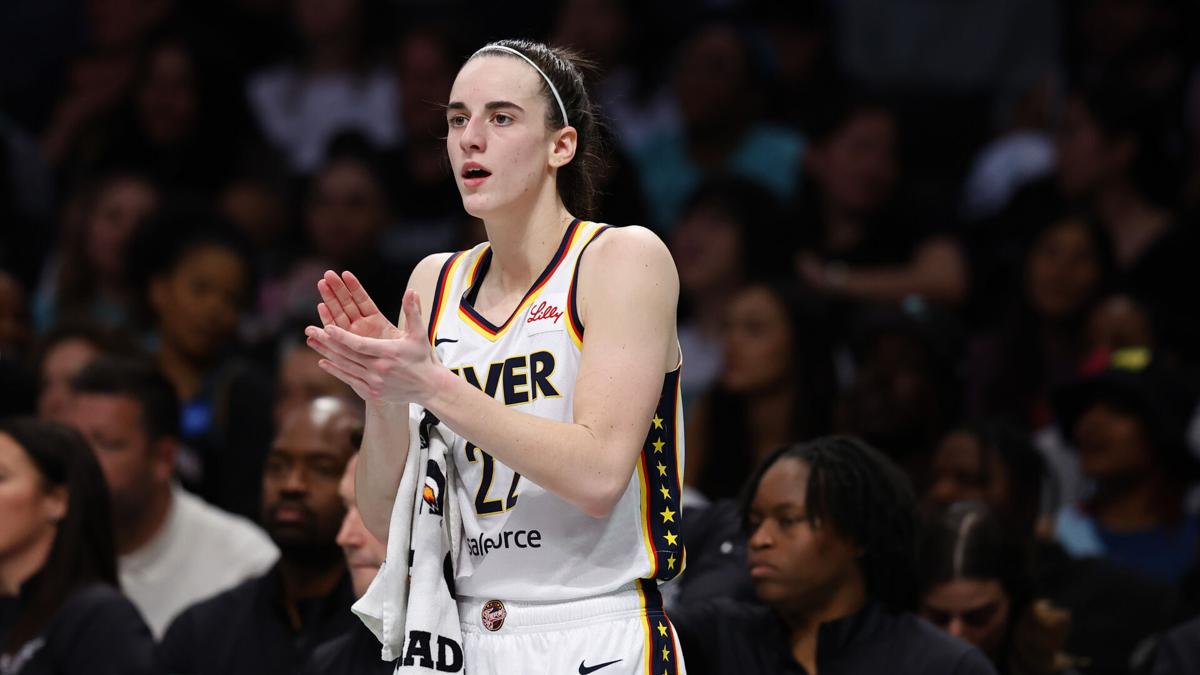 Clark adjusting to WNBA, finishes first week on a high