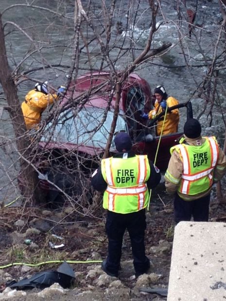 Dive team pulls man, car from Salt Creek | Portage News | nwitimes.com