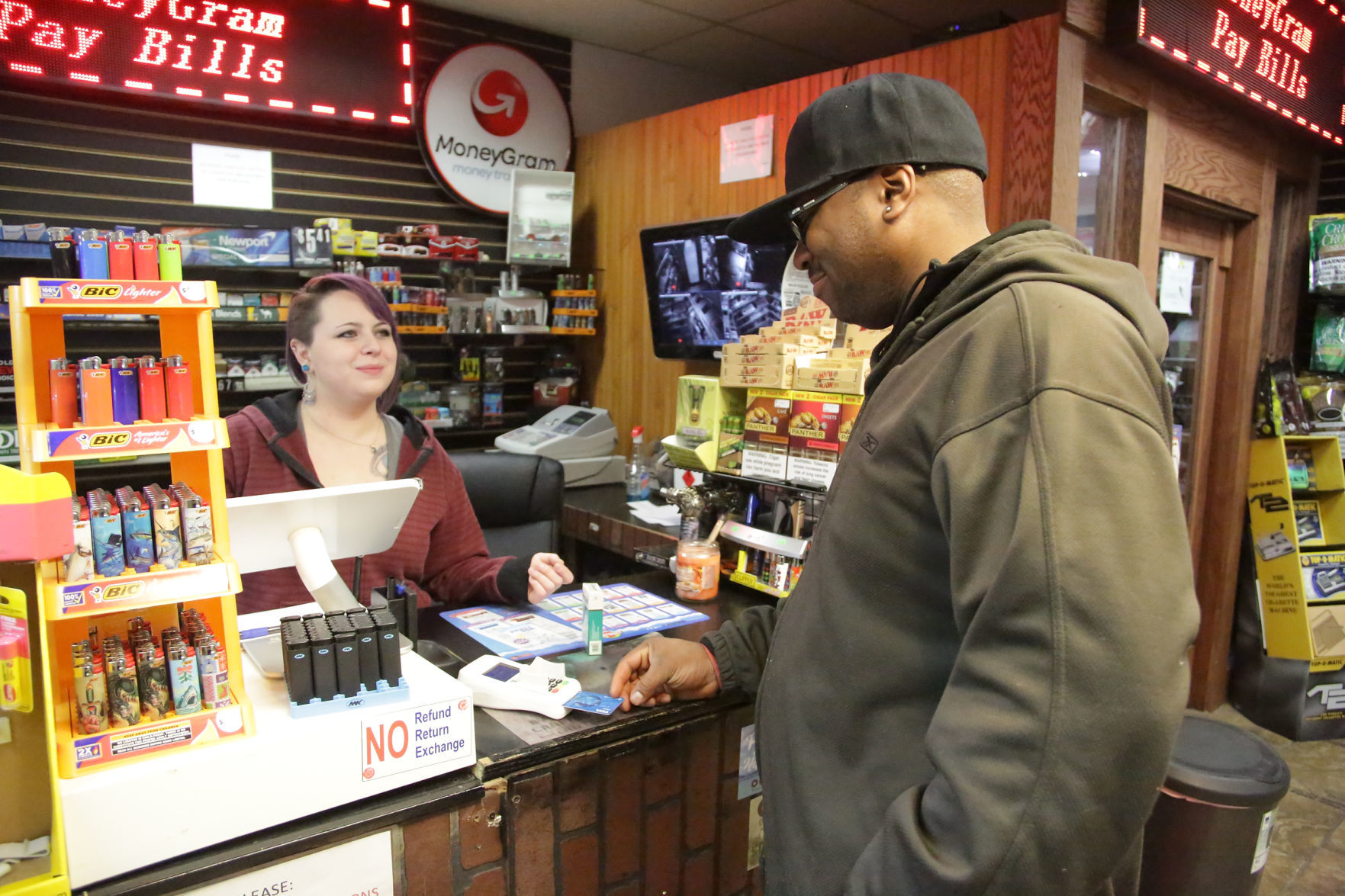 Poll finds Hoosiers overwhelmingly support 2 per pack cigarette