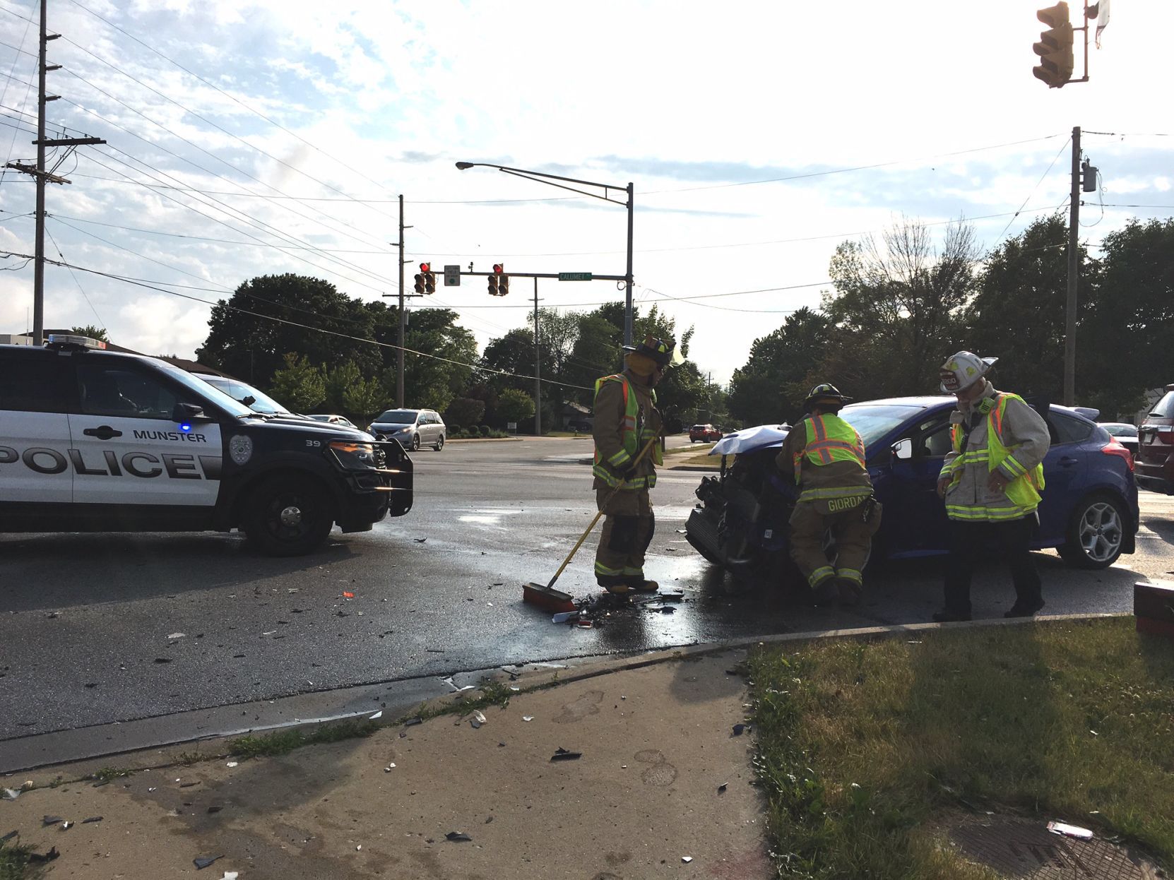 No Serious Injuries In 3-vehicle Crash