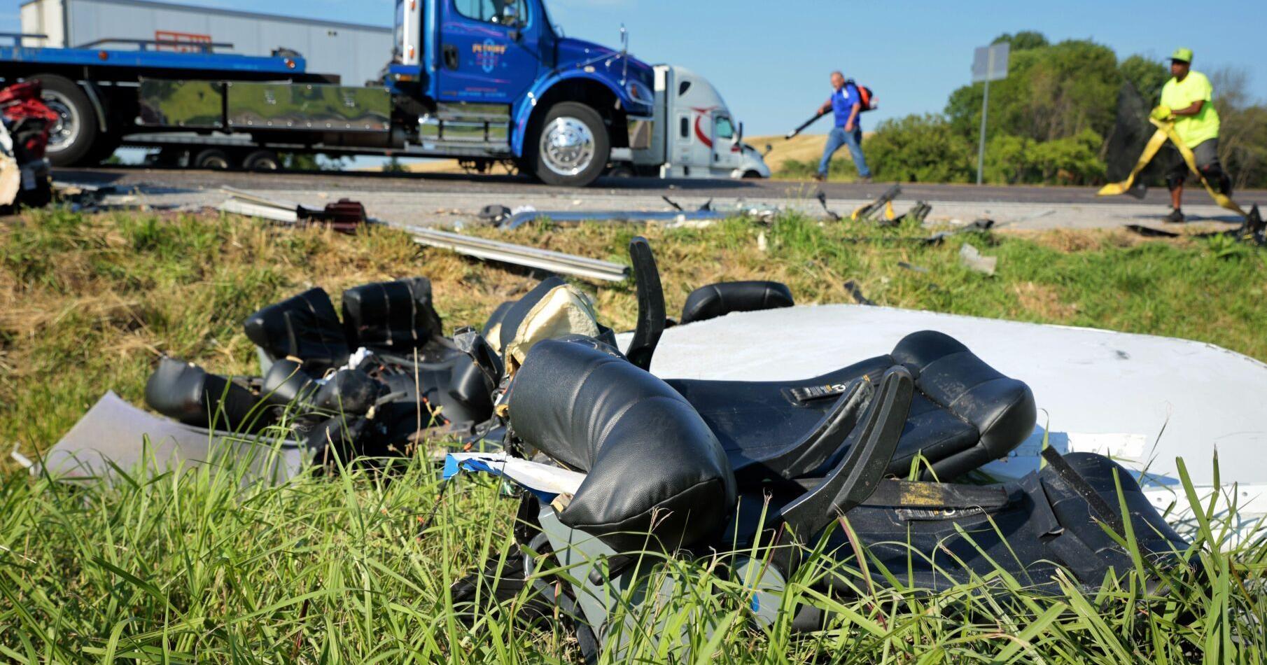 Three killed, 14 injured in crash of Greyhound bus heading to St. Louis - Vimarsana News