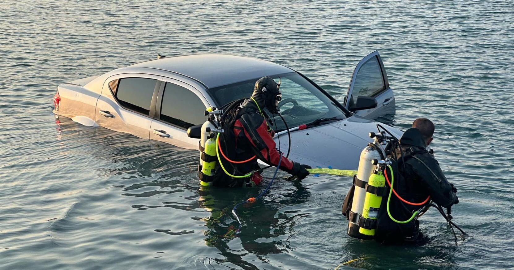 Motorist makes big splash in Crown Point, rescuers say - Vimarsana News