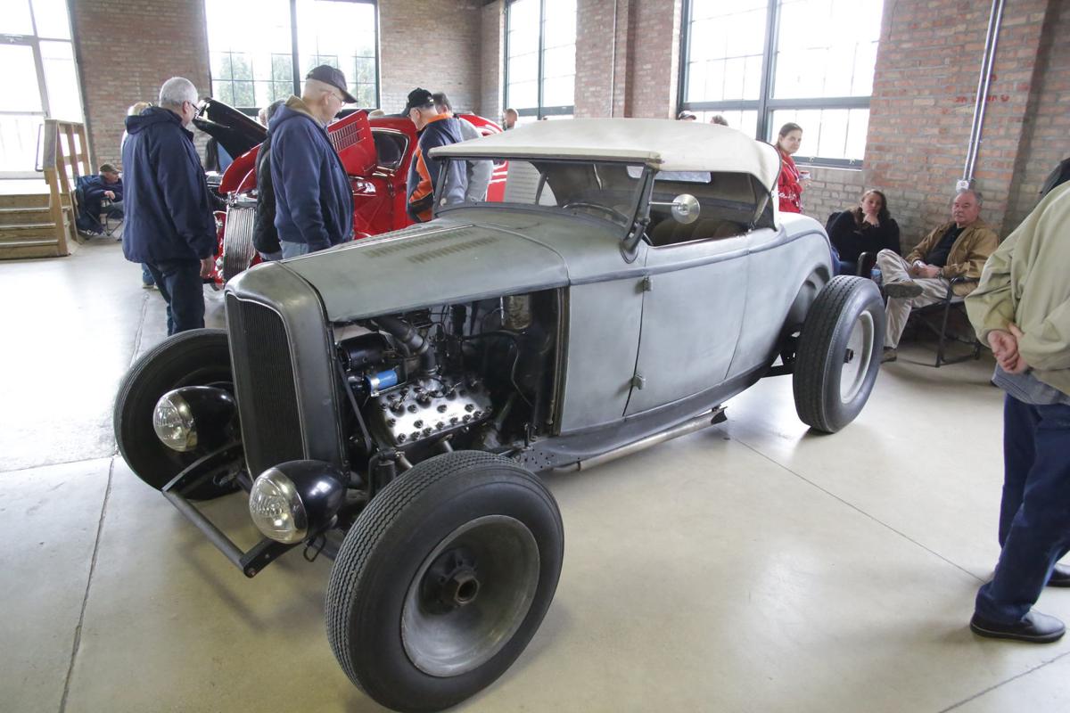 Inaugural car show in Crown Point revs up automotive fans Lake County