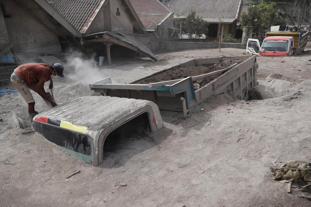 APTOPIX Indonesia Volcano